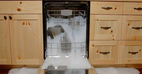 علت باقی ماندن کف در ماشین ظرفشویی