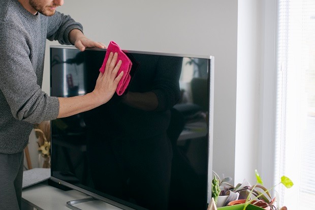 How to clean LG TV