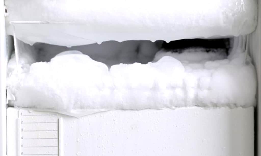 The quick method of defrosting the refrigerator