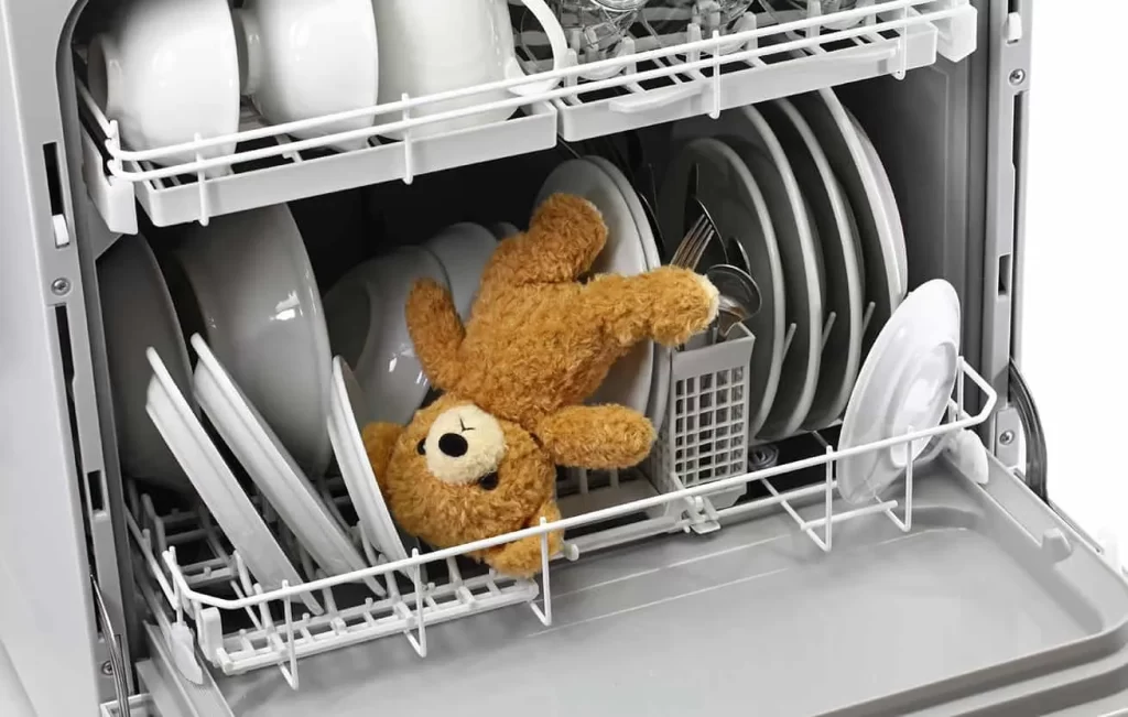 شستشوی اسباب بازی در ماشین ظرفشویی