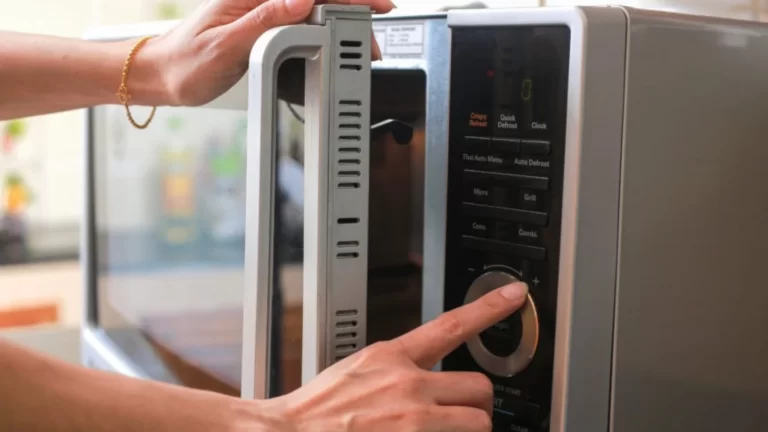 Different causes of microwave sparking