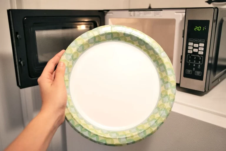 Melamine dishes in the microwave
