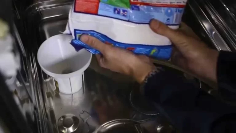 نحوه استفاده از نمک ماشین ظرفشویی