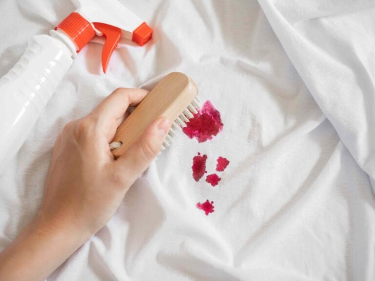 How to remove dried blood stains from clothes