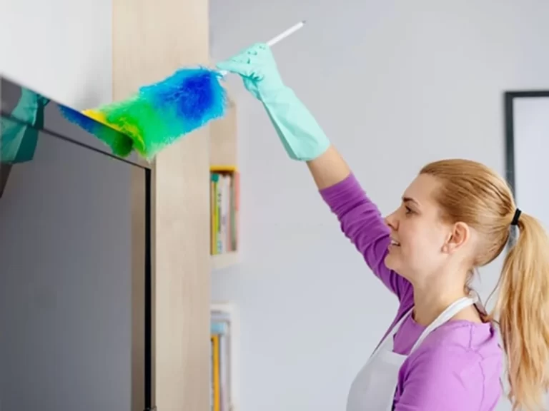 The most common causes of white spots on the TV screen