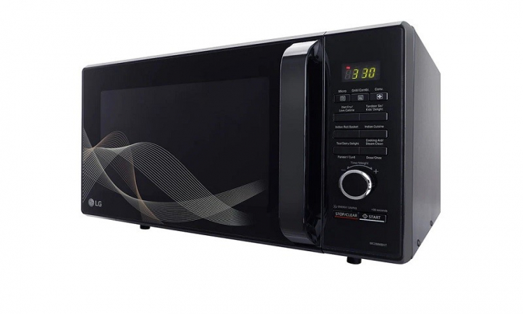 Safety tips for using a microwave oven