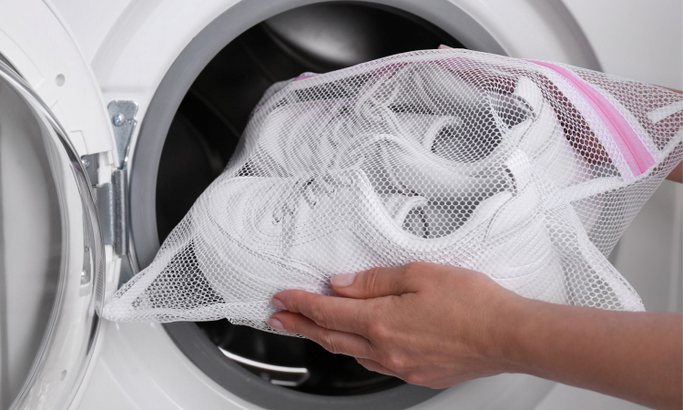 The right degree of heat to wash sneakers
