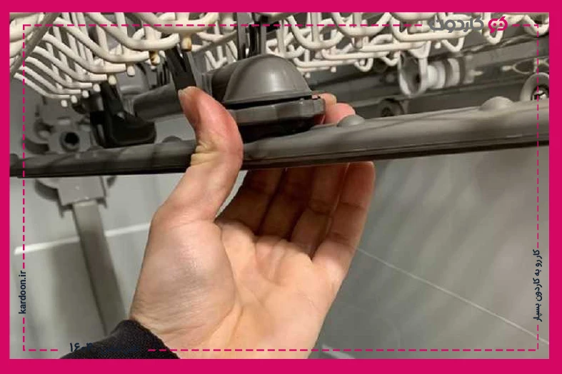 A comprehensive guide to replacing the dishwasher spray arm in several steps