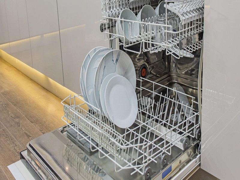 Prevention of excessive noise in the dishwasher