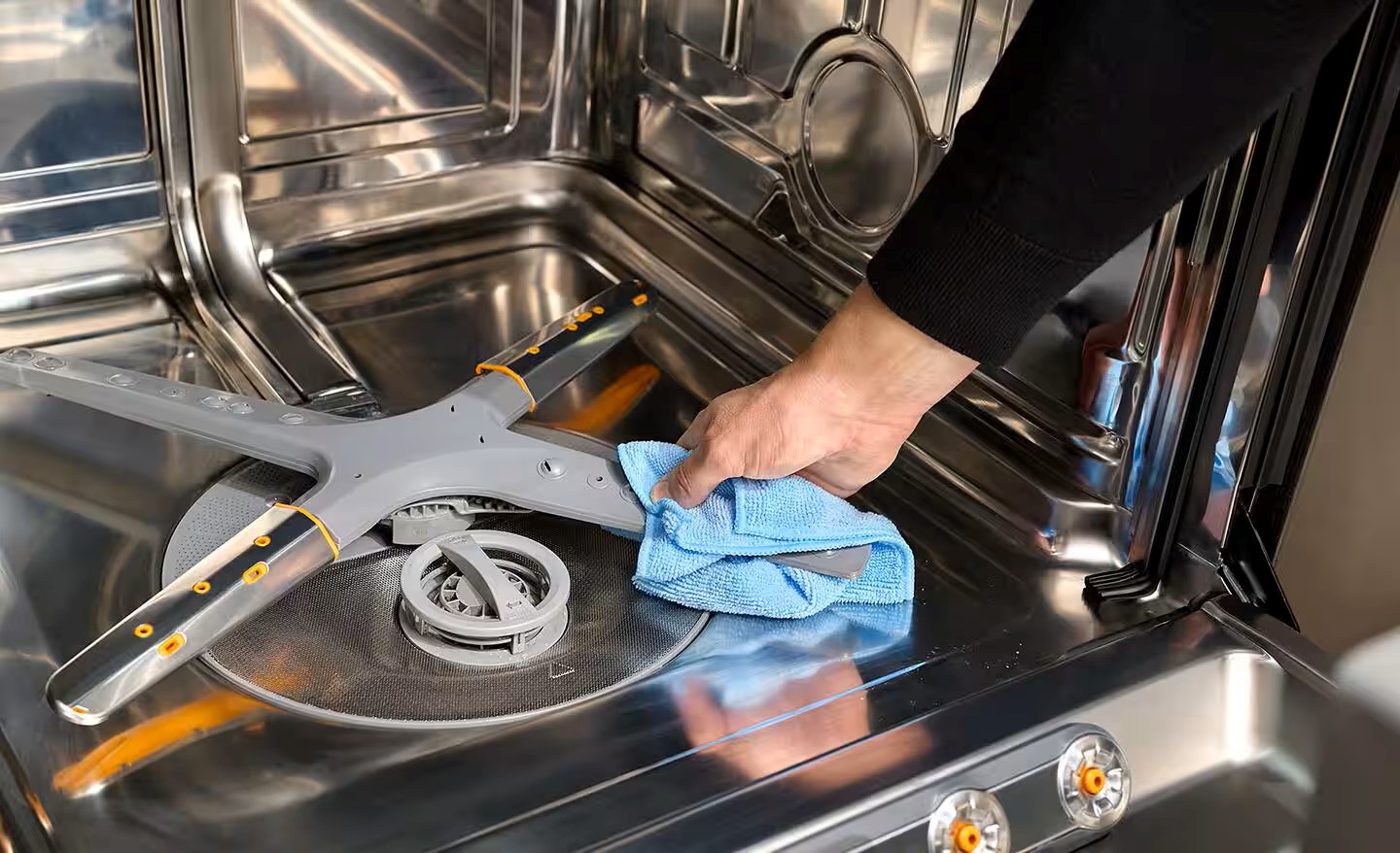 Signs of geysers breaking and clogging in the dishwasher